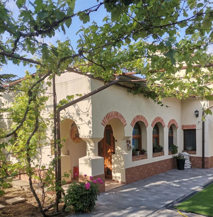 南埃福列Miri'S House公寓 外观 照片