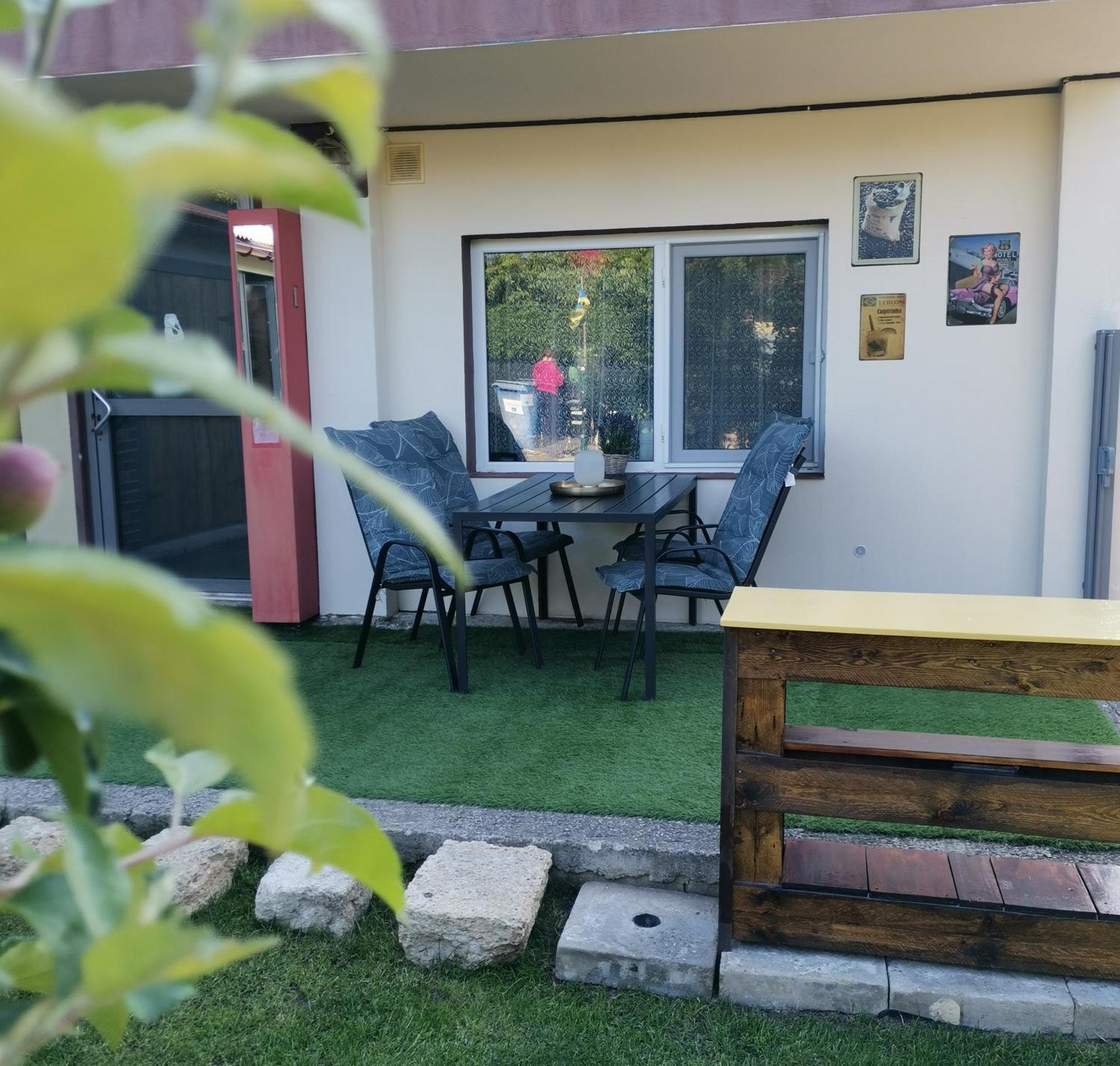 南埃福列Miri'S House公寓 外观 照片